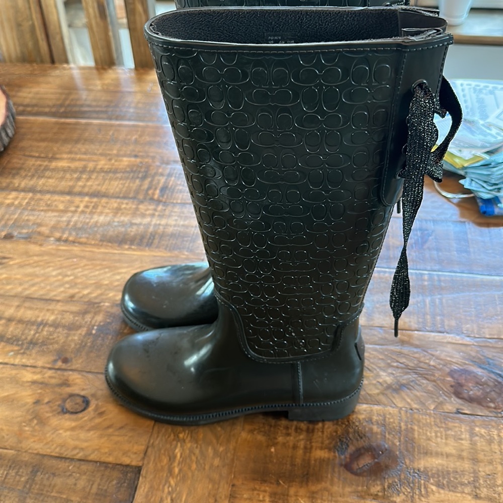 Olive green coach rain boots - Picture 2 of 6